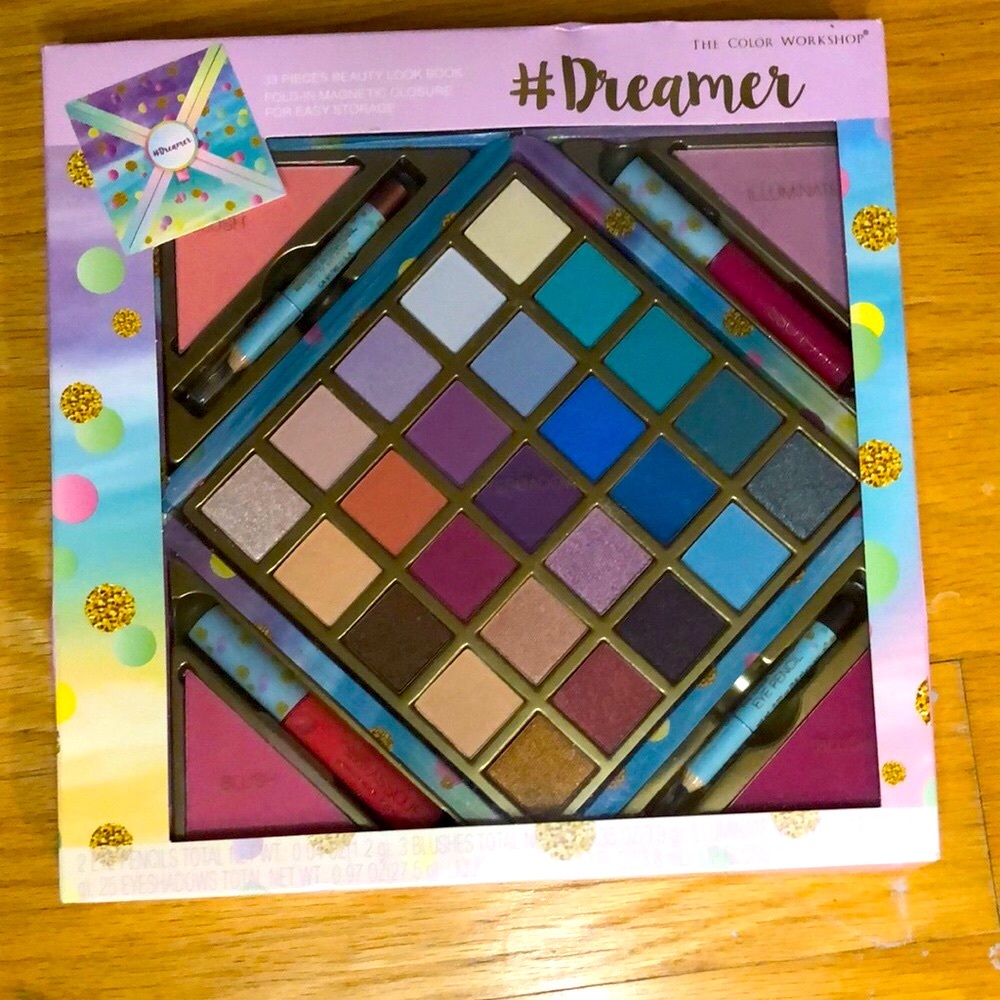 NWT The Color Workshop makeup book